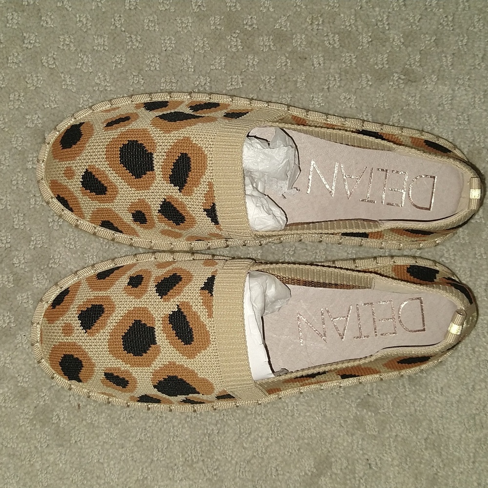 Deltan shoes NWOT